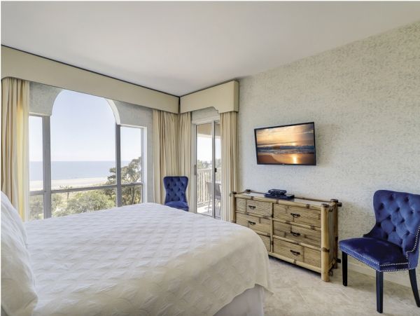 Luxurious Oceanfront Condo in Hilton Head Island - Perfect Getaway